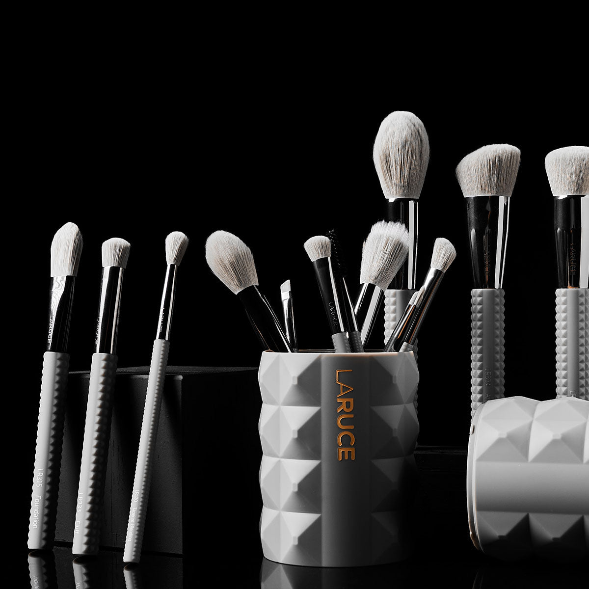 LARUCE Rennie 14-Piece Professional Makeup Brush Set in Graphite Studio