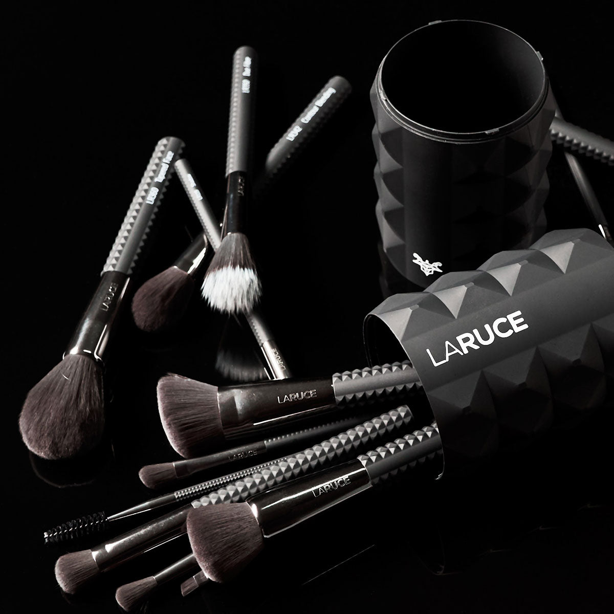LARUCE Rennie 14-Piece Professional Makeup Brush Set in Midnight Spread