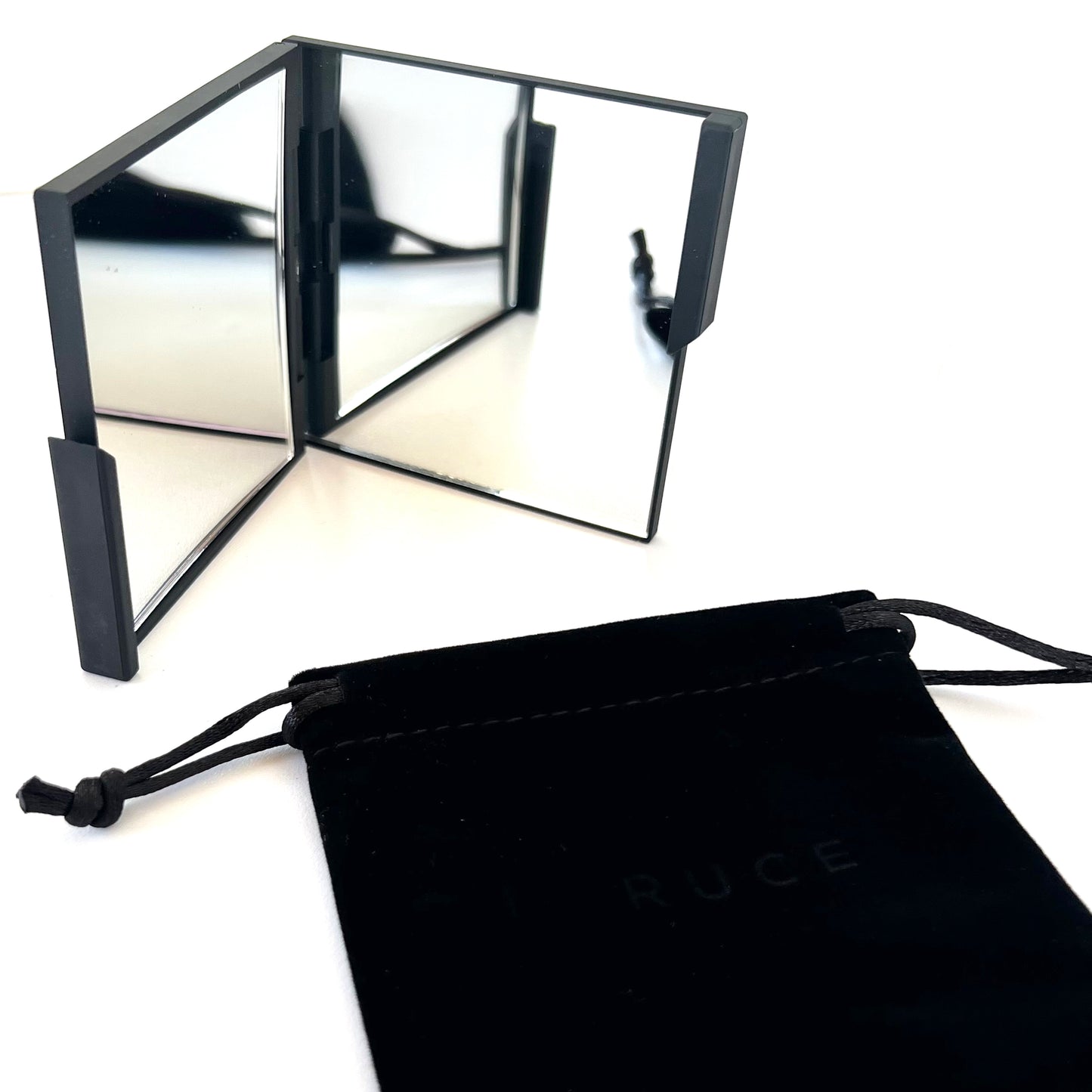 LARUCE The Studded Compact Mirror - LARUCE Beauty