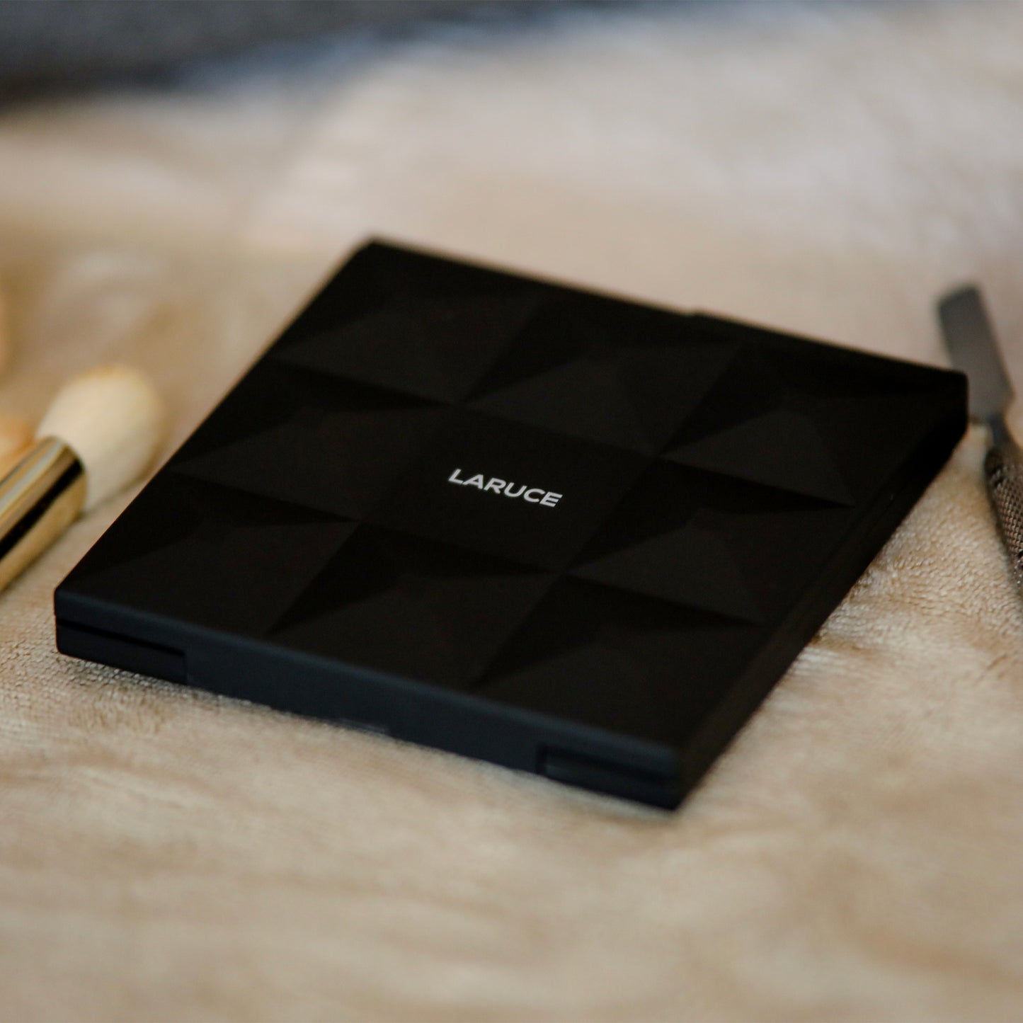 LARUCE The Studded Compact Mirror - LARUCE Beauty
