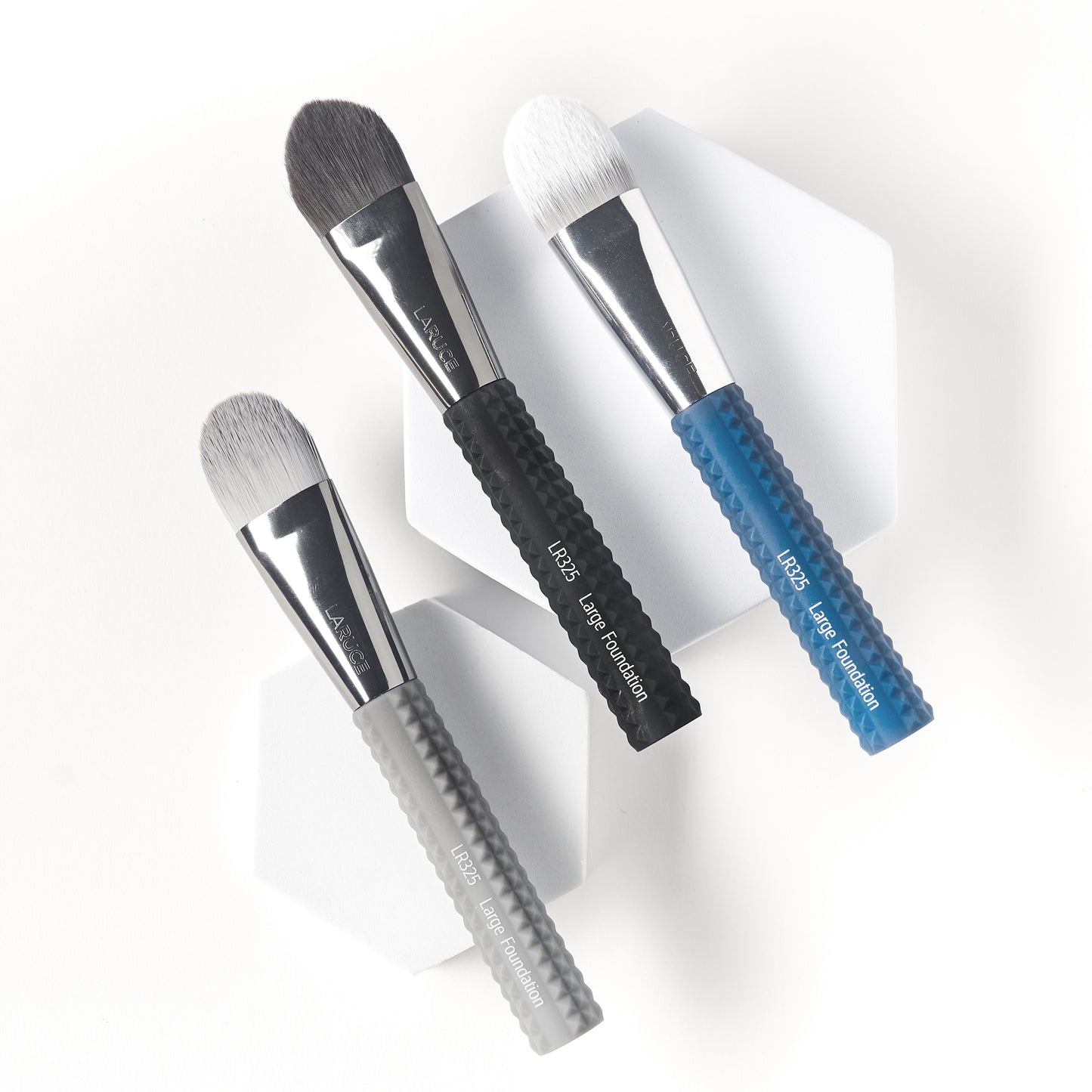 Large Foundation LR325 - LARUCE Beauty