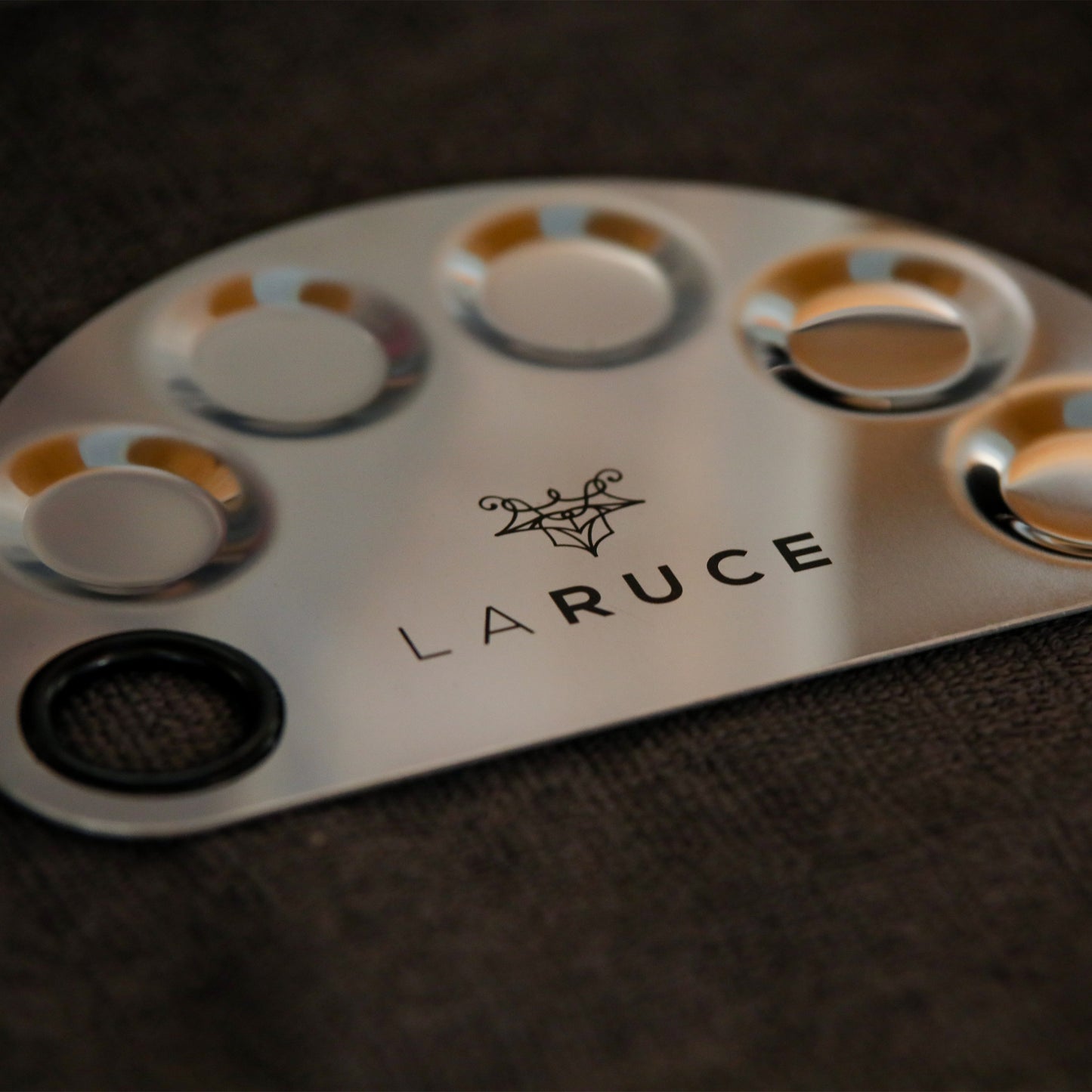 LARUCE Mixing Plate + Spatula - LARUCE Beauty