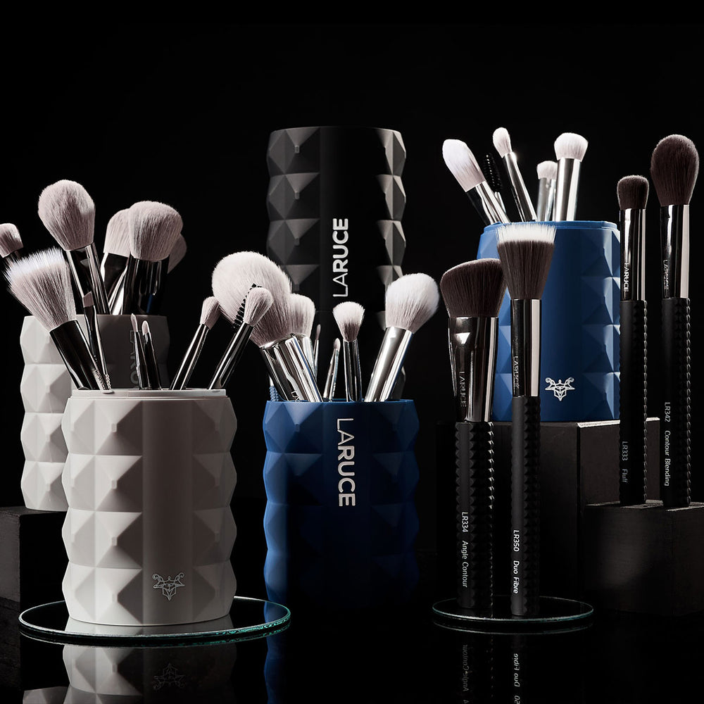 
                      
                        LARUCE Rennie 14-Piece Professional Makeup Brush Set Feature
                      
                    