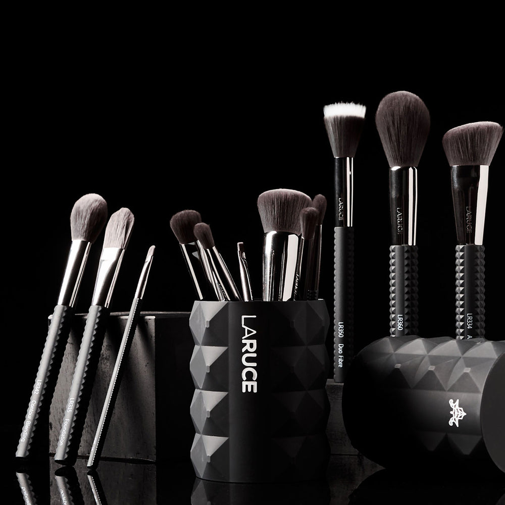 
                      
                        LARUCE Rennie 14-Piece Professional Makeup Brush Set in Midnight Studio
                      
                    