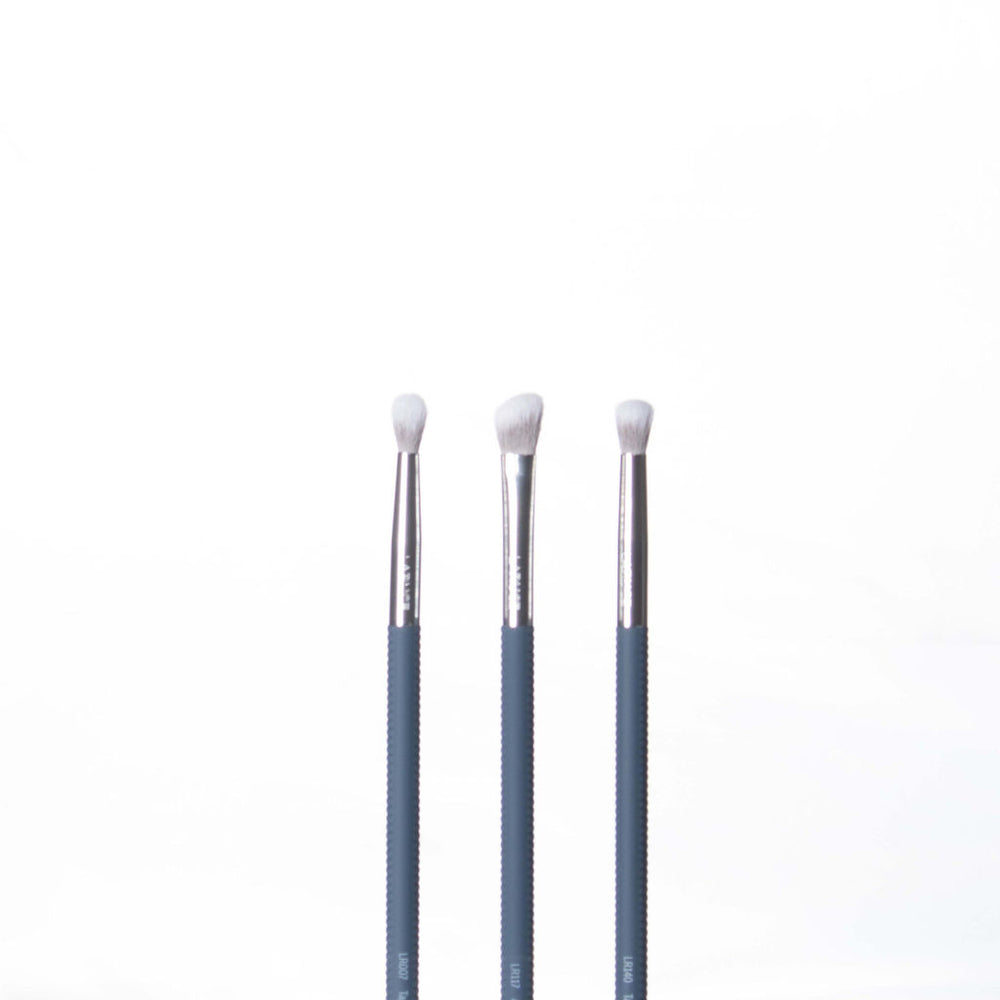 
                      
                        Chris 3-Piece Makeup Brush Set - LARUCE Beauty
                      
                    